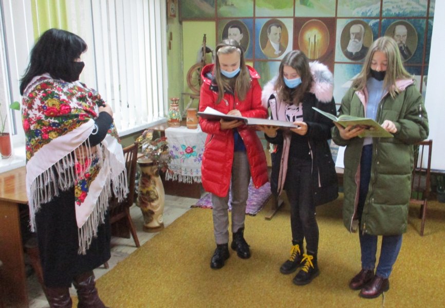 Мистецька вітальня «Малюватимеш заміж не візьмуть»  (до 120-річчя від дня народження української художниці-самоучки Катерини Білокур)