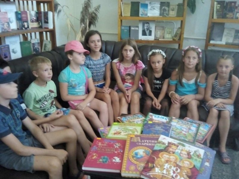 Казкотерапія «Чарівний світ казок» у «Бібліотеці під відкритим небом»