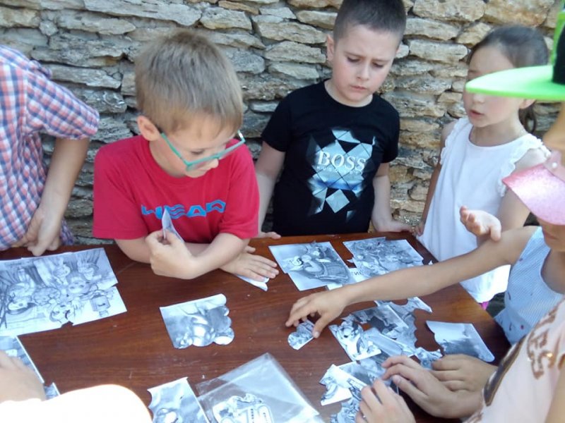 Літературна гра «По сторінках улюблених книг»