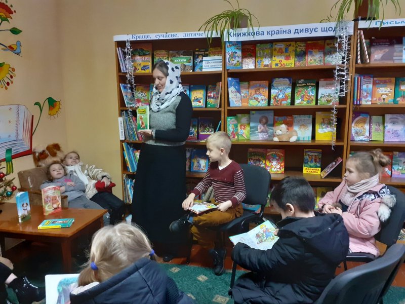 Бібліоваліза ”Теплі історії для читання”