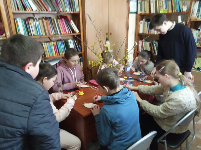Виготовлення подарунків- побажань для наших воїнів на фронт