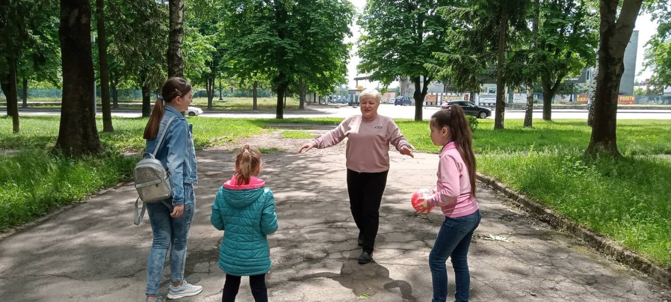Розважальний калейдоскоп «Земля у нас одна і сонце в нас єдине» 