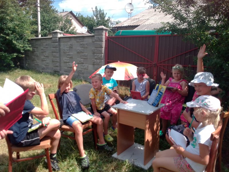 Правова сторінка «Треба діткам всього світу, по законах треба жити»