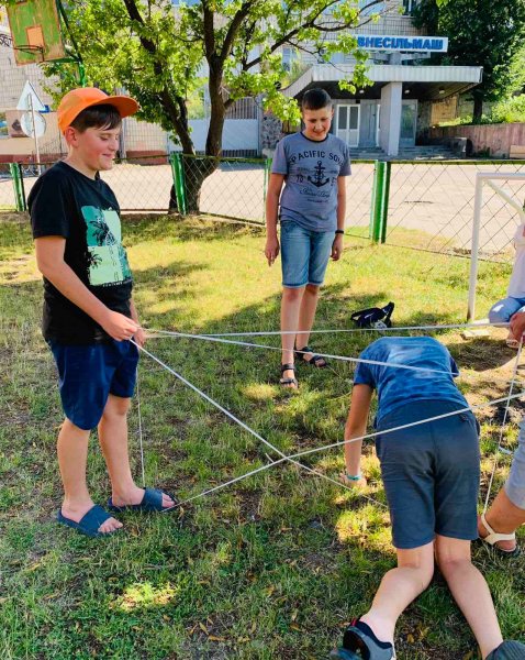 Бібліотека під відкритим небом ”Літературна галявина”