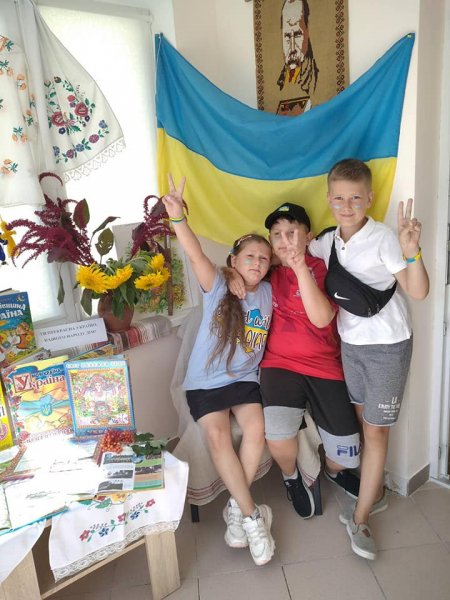 Виставка інсталяція ”Ти прекрасна Україно, нашого народу дім!”