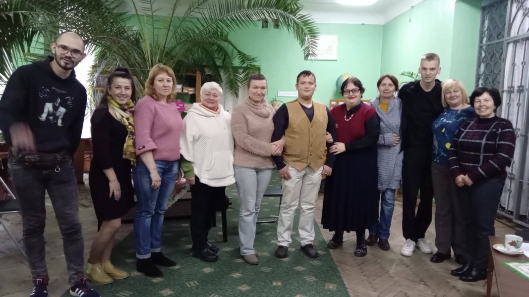 Літературна кав’ярня ”Цвітуть осінні тихі небеса”