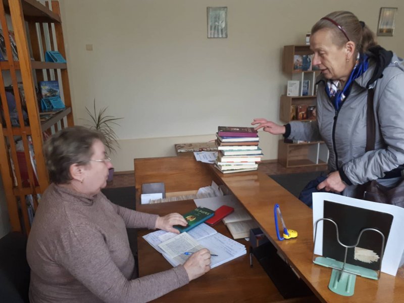 День читацької критики ”Фахівець за кафедрою бібліотекар очима читачів” 