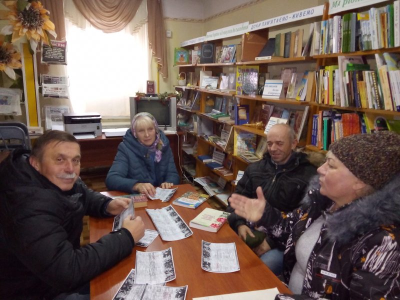 Бібліотечні посиденьки ”Українська пісня - скарб, який неможна загубити”