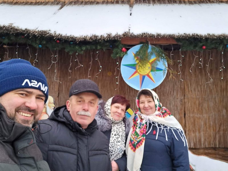 Різдвяні віншування ”Колядуємо усі і дорослі і малі”