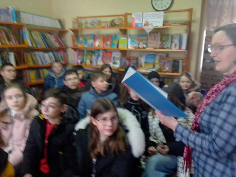 Мовна розвага ”Мова у нас і співуча й барвиста як з діамантів коштовне намисто”