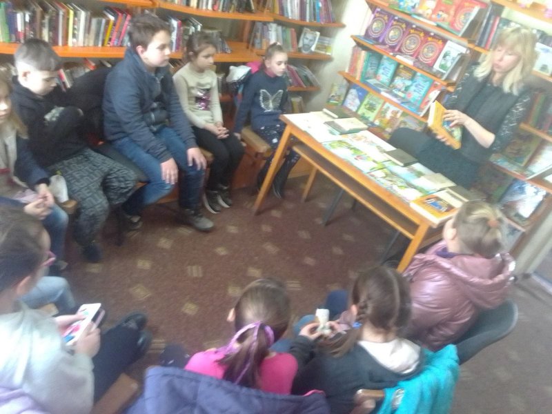 Літературний портрет-огляд ”Улюблена письменниця” (по творчості Наталії Забіли) (Тиждень дитячого читання)
