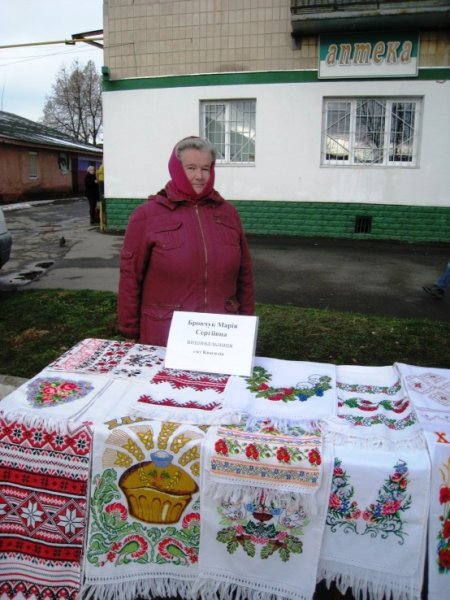 Фоторозповідь  «Барвиста долі вишиванка»