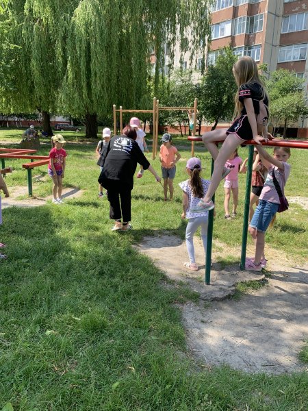 Година активних ігор   ”Всі пігулки та мікстури не замінять фізкультури”