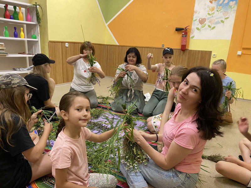 Народознавчі ігри «Ой на Івана, ой на Купала, котилася зоря з неба та й у воду впала»