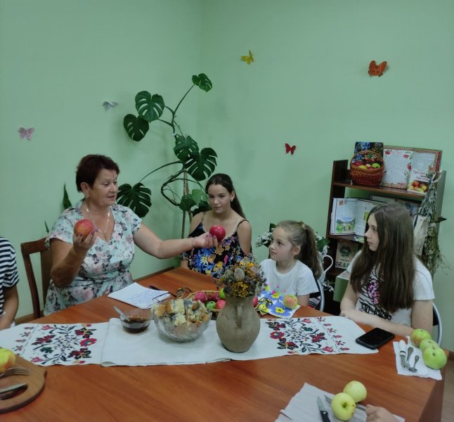 Бібліопікнік ”Прийшов Спас, пішло літо від нас”