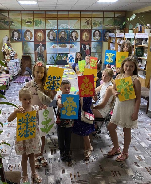 Екологічна галявина ”Дерева - живі легені нашої планети”  Бібліотека під відкритим небом