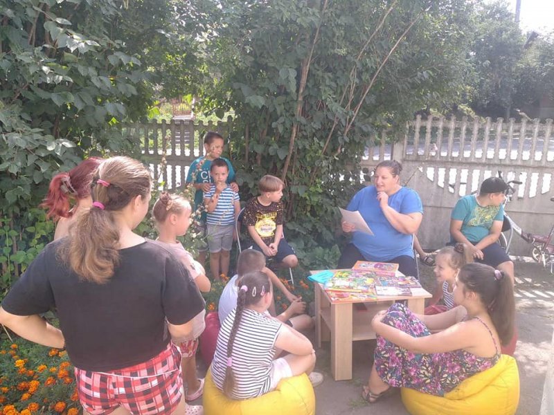 Літературна карусель ”Казки гуляють по світу” Бібліотека під відкритим небом