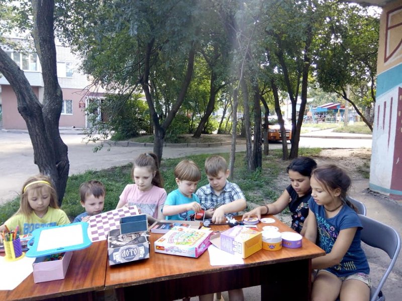 Свято розваг «Із книг я знаю все на світі».