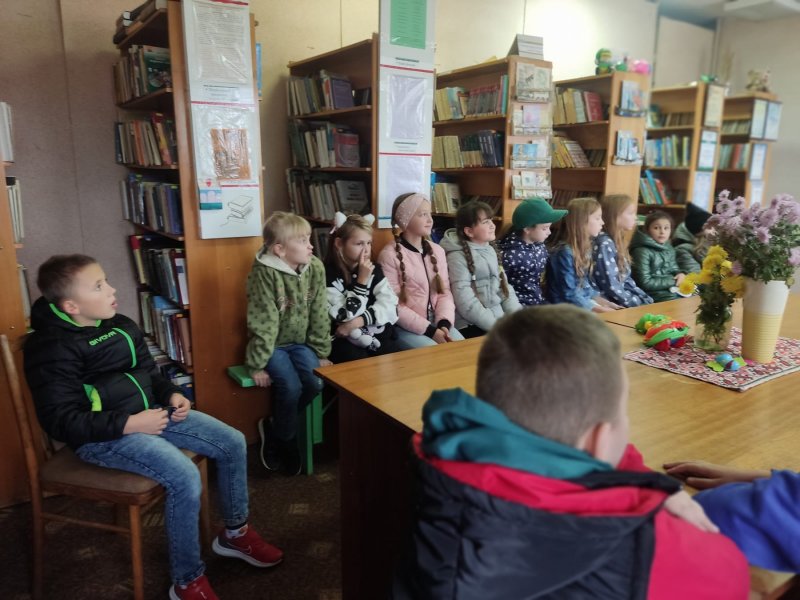 Літературна година ”Мови нема без народу”