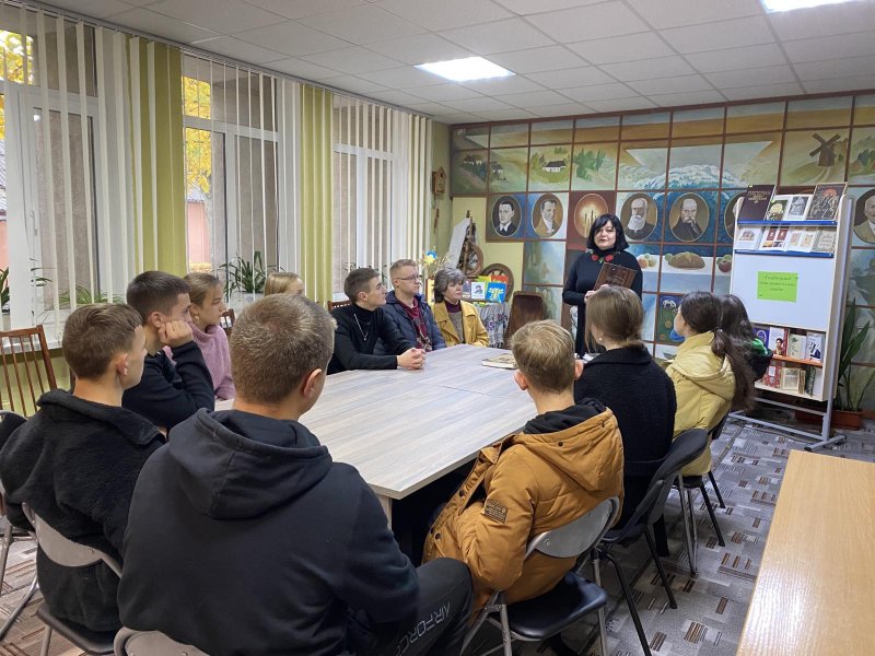 Круглий стіл ”Скарби рідного слова рідної мови скарби”