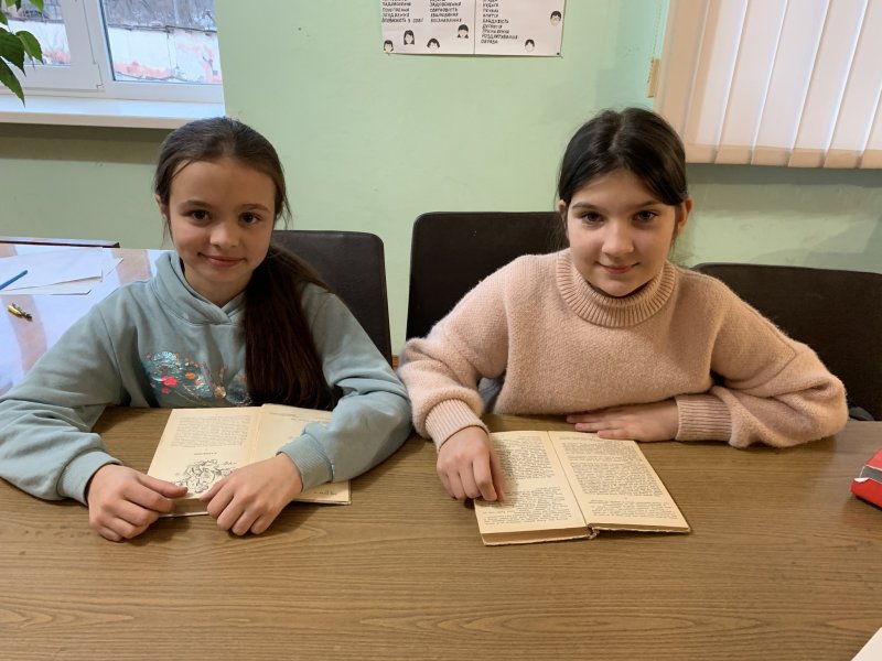 Голосні читання ”Живу і мислю думою одною”