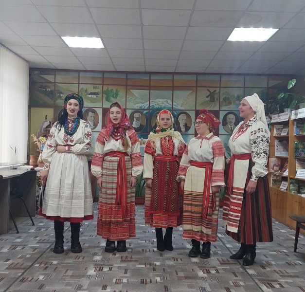 Різдвяні гостини ”Один день з життя читальної зали”