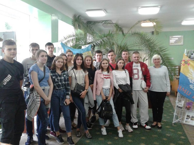 Літературно-патріотична година спілкування «Гібридна війна. Вистояти і перемогти»