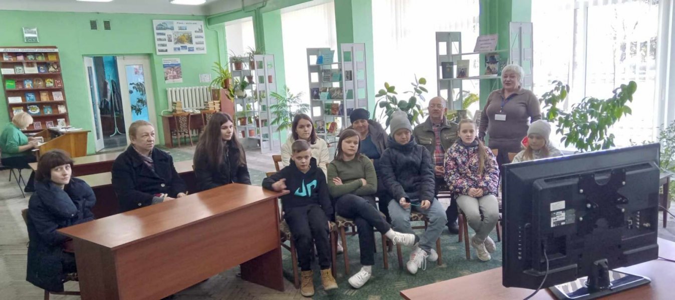 Книга-фільм ”Аліса в країні чудес”