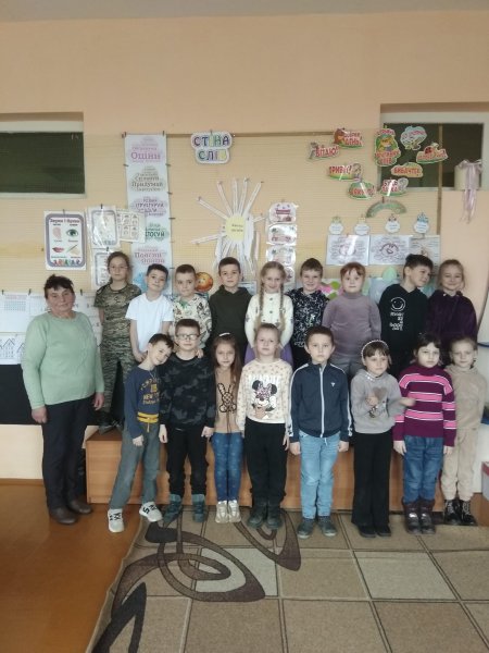 Ерудит-конкурс ”Книгу завжди поважаємо, бо ми з малечку читаємо”