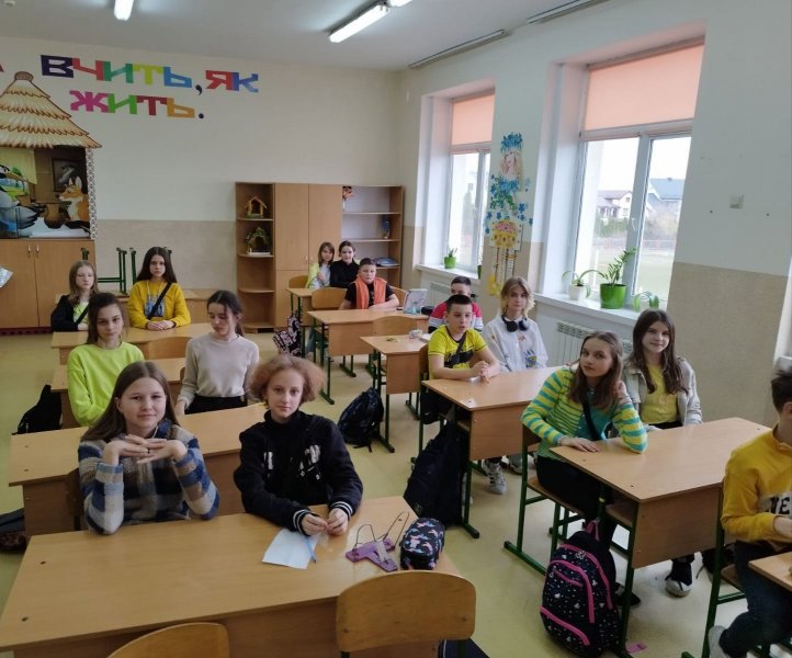 Народознавча розвідка ”Посадіть калину біля хати, щоб  цвіла вона в душі”  (Тиждень дитячої та юнацької книги)