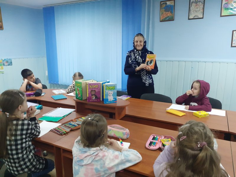 Караван книг ”Люсі Деніелс «Історії порятунку»” 