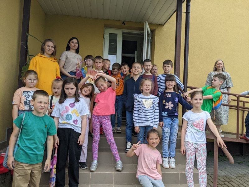 Зірковий час «Хай квіти цвітуть! Хай сонечко світить! Ми літу яскравому будемо радіти»  (Бібліотека під відкритим небом)