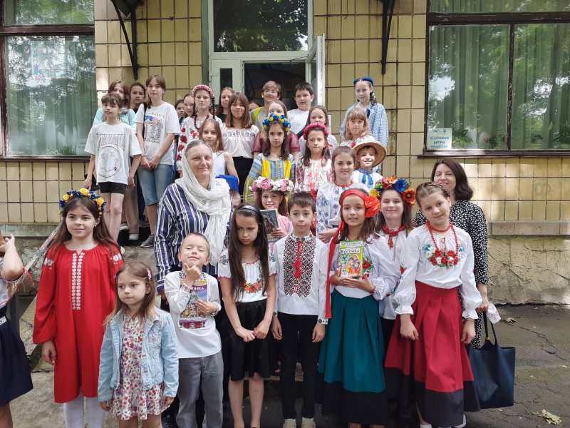 Літературна вітальня «Талановита мама геніальної доньки»