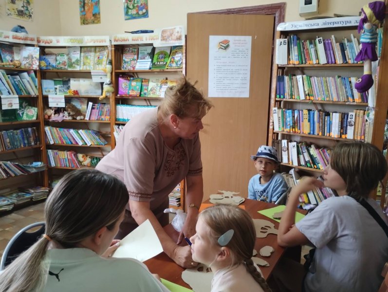 Майстер-клас з виготовлення родинного дерева «У родині зайвих не буває» (Бібліотека під відкритим небом) 