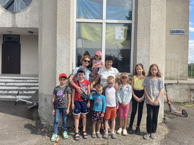 Патріотична година  «Синьо-жовтий прапор маємо» (Бібліотека під відкритим небом)