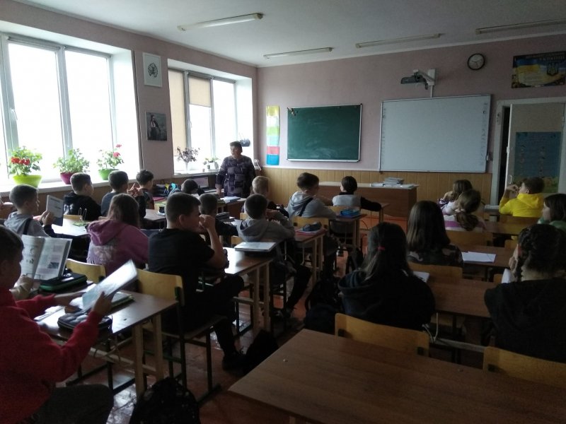 Літературно-мовний КВК  ”Бринить, співає наша мова - чарує, тішить і п'янить”