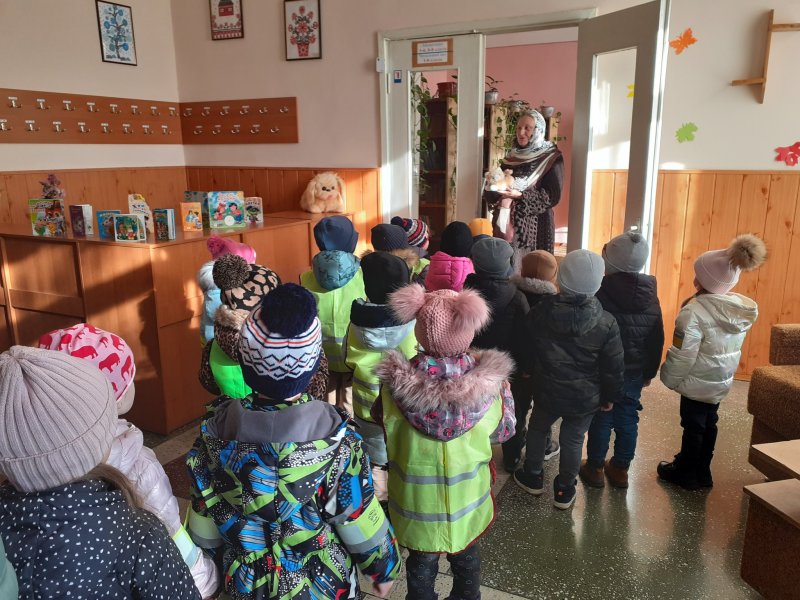 Казка вголос  Ірини Сонечко «Таке велике слоненя» 
