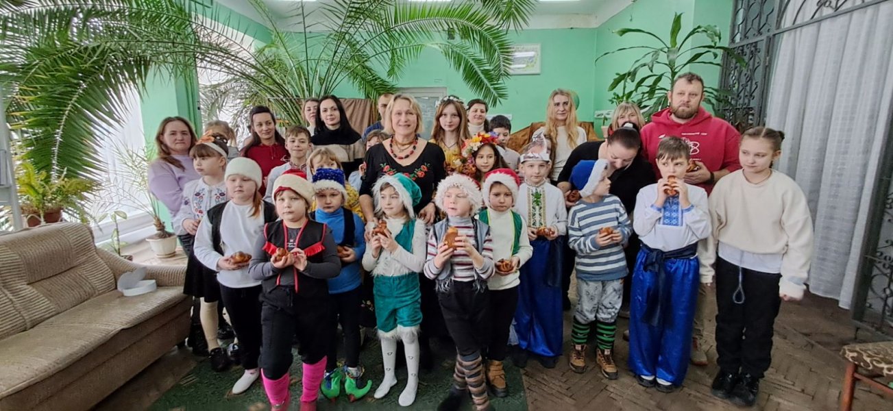 Святкова феєрія «Свята кращого нема – Стрілись Літо і Зима» (до свята Стрітення) 