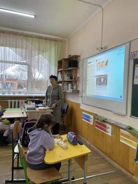Година мистецької інформації «Народна співачка» (до 95-річчя від дня народження Діани Петриненко, української оперної співачки) 