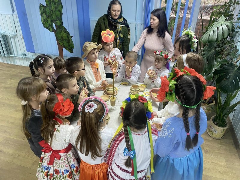 Свято «Зиму проводжаємо - весну зустрічаємо»
