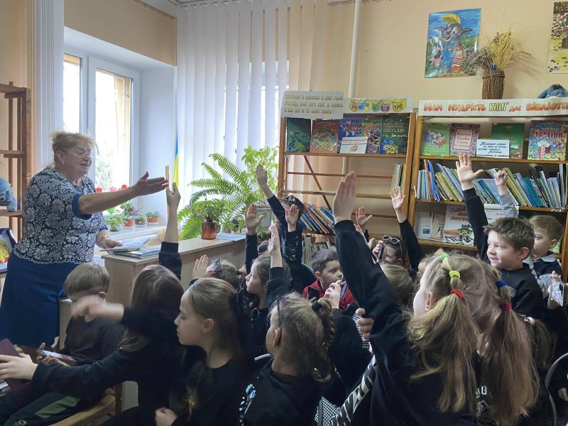 Лялькова вистава «Тепла домівка в зимовому лісі» (Тиждень дитячої та юнацької книги  «Книга змінює світ»)