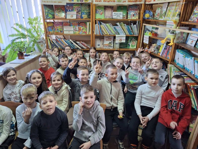 Театралізоване дійство Казка «Рукавичка» (Тиждень дитячої та юнацької книги  «Книга змінює світ») 