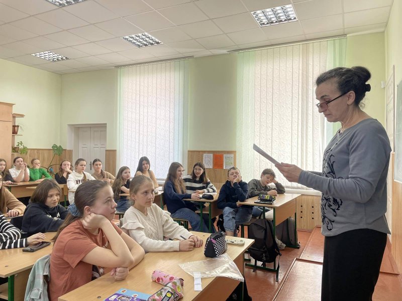 Літературно-розважальна вікторина «Книги я люблю читати та героїв впізнавати» (Тиждень дитячої та юнацької книги  «Книга змінює світ»)