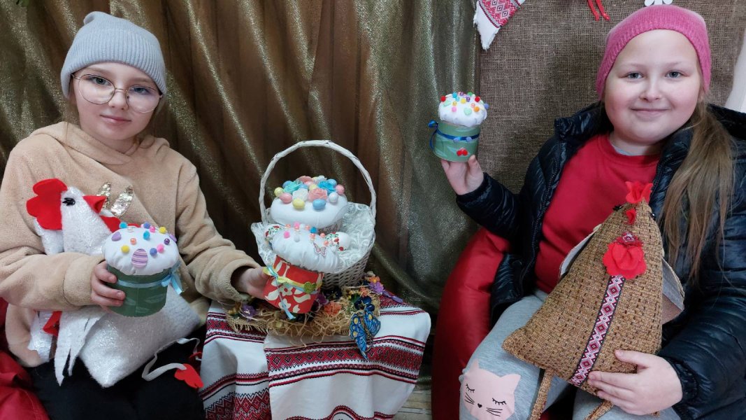 Виставка-інсталяція «Великодня радість землю обіймає» (Світле Христове Воскресіння. Великдень)