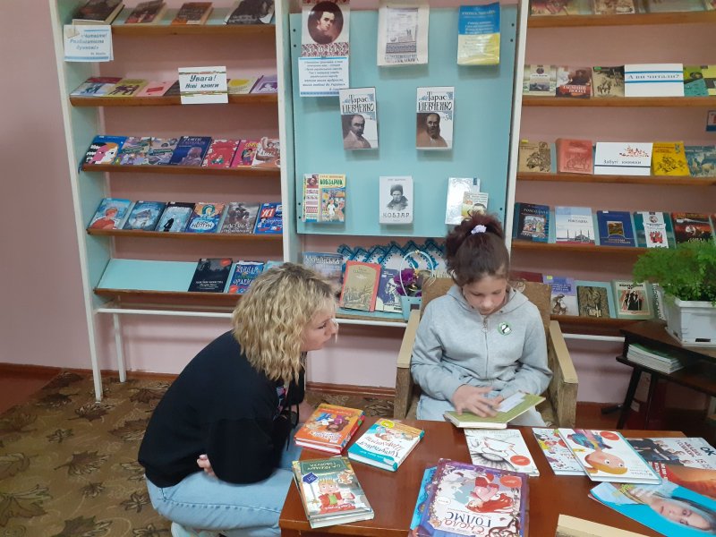 Виставка цікавих творів «На хвилях читацьких захоплень» 