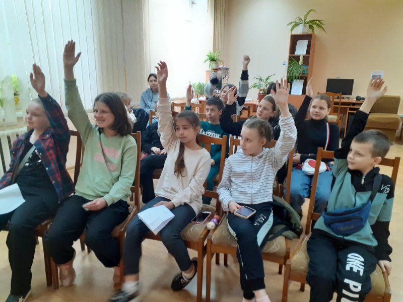 Родинне свято  «Мама – сонечко в сім’ї, ми промінчики її» (До Дня матері)