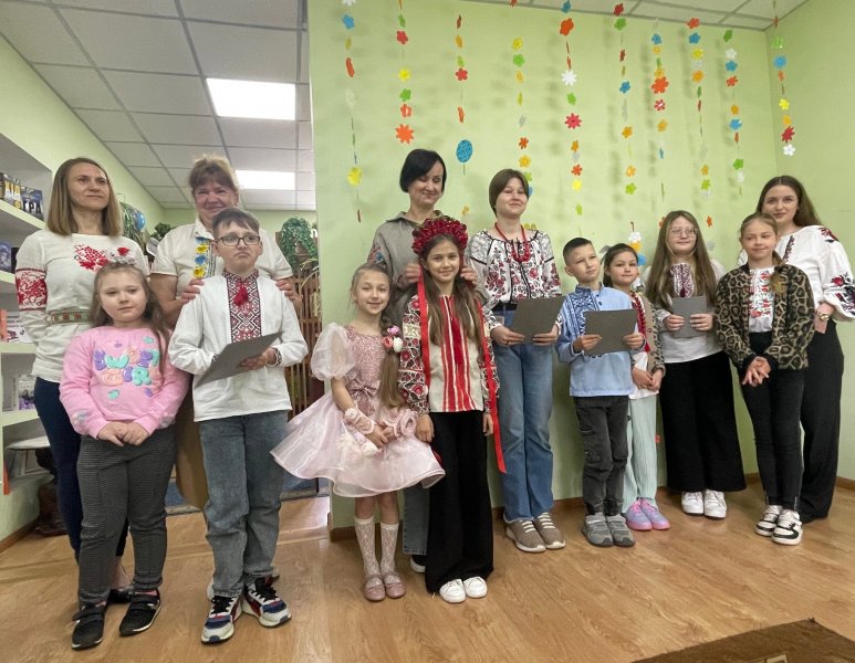 Родинне свято «Родина, родина – від батька й до сина. Від матері доні добро передам»