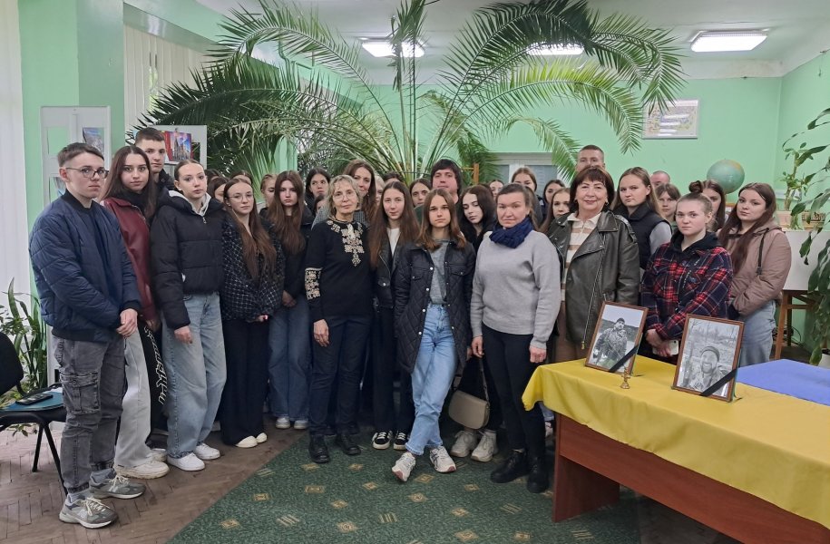 Година пам'яті «Життя як зірка спалахнуло» (до річниці загибелі поета та військового Олександра Подвишенного)