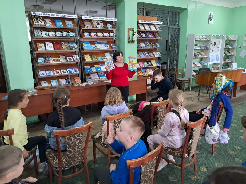 Гра-вікторина «Маленькі секрети великих винаходів» («Бібліотека під відкритим небом – 2025» в рамках мистецького проєкту «Рівне. Літо. Музика – 2025»)
