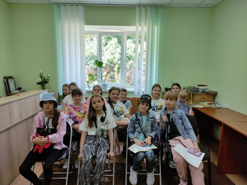 Ігрова карусель ”Бігай, стрибай, здоровим зростай!” («Бібліотека під відкритим небом – 2025» в рамках мистецького проєкту «Рівне. Літо. Музика – 2025»)